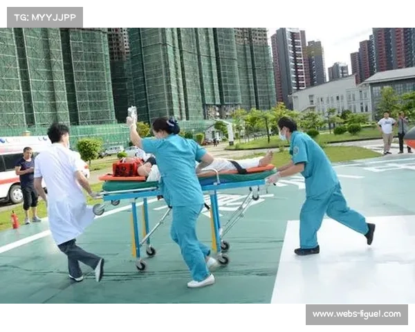 医疗团队在关岭赛区高温下全程保障脑震荡协议100%执行 医疗团队在关岭赛区高温下全程保障脑震荡协议100%执行