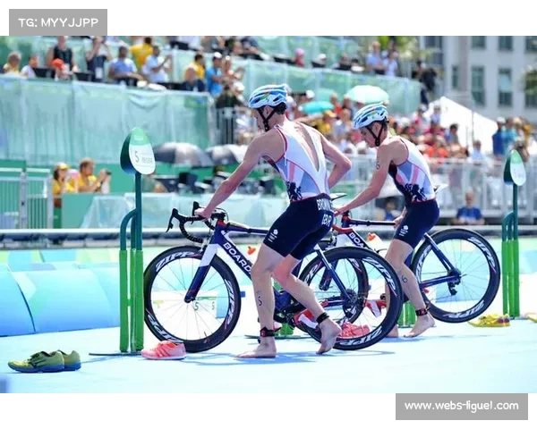 西班牙选手包揽自行车欧锦赛双冠,青年组意大利首登顶 西班牙选手包揽自行车欧锦赛双冠,青年组意大利首登顶