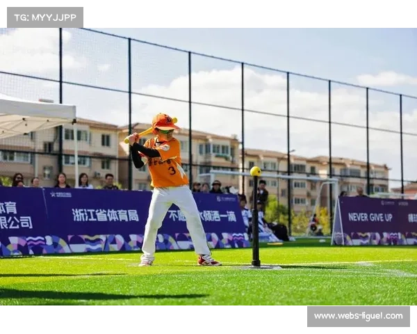 嘉兴徐家埭村国庆举办农民棒垒球联赛，147名村民挥杆角逐